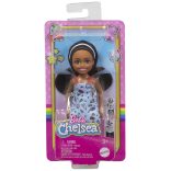 Barbie Chelsea baba muffinos ruhában 15cm (Mattel, DWJ33/HXM97)